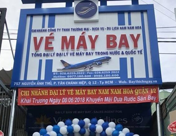 Mẫu bảng hiệu đại l&yacute; b&aacute;n v&eacute; m&aacute;y bay trong nước & quốc tế đẹp
