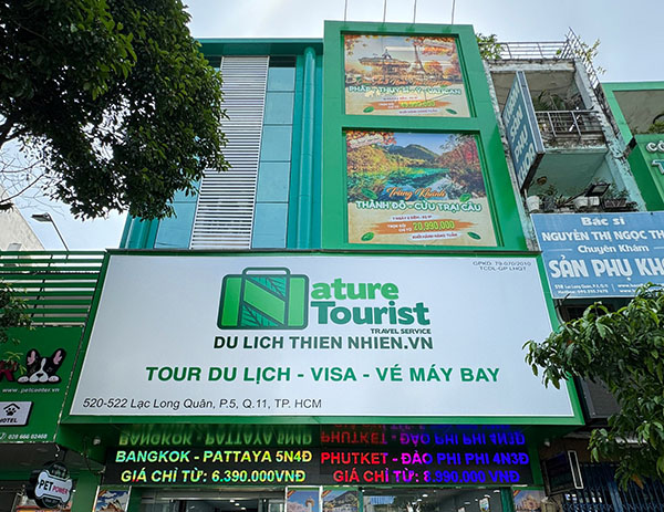 Mẫu bảng hiệu c&ocirc;ng ty du lịch Nature Tourist
