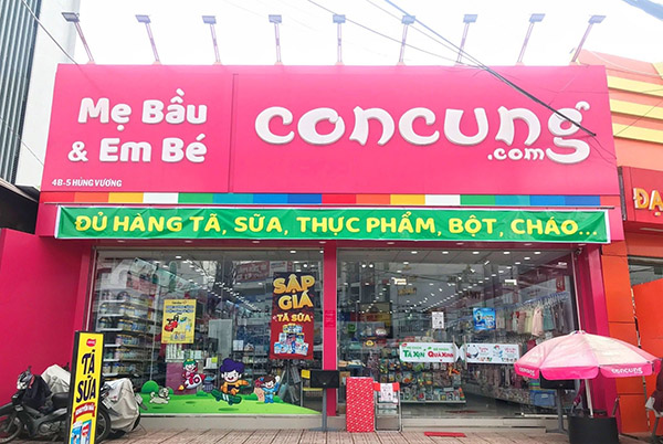 Mẫu bảng hiệu mẹ v&agrave; b&eacute; m&agrave;u hồng đẹp, đặc trưng ng&agrave;nh