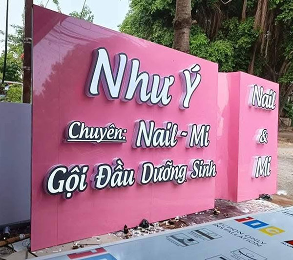 Mẫu bảng hiệu m&agrave;u hồng cho tiệm nail dễ thương