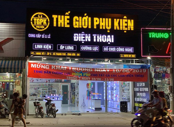 Mẫu bảng hiệu phụ kiện điện thoại đ&egrave;n LED