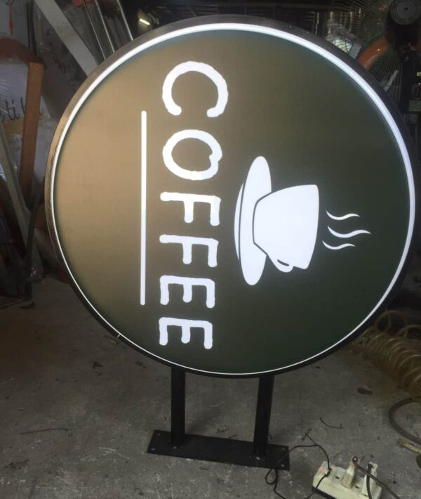 Mẫu biển treo tường mặt Alu