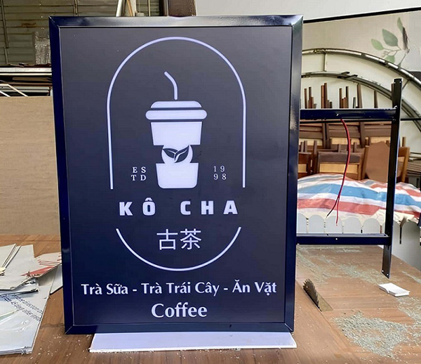 L&agrave;m bảng hiệu treo tường gi&aacute; rẻ tại TPHCM