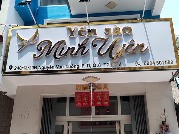Mẫu biển quảng c&aacute;o yến s&agrave;o bằng chữ Inox