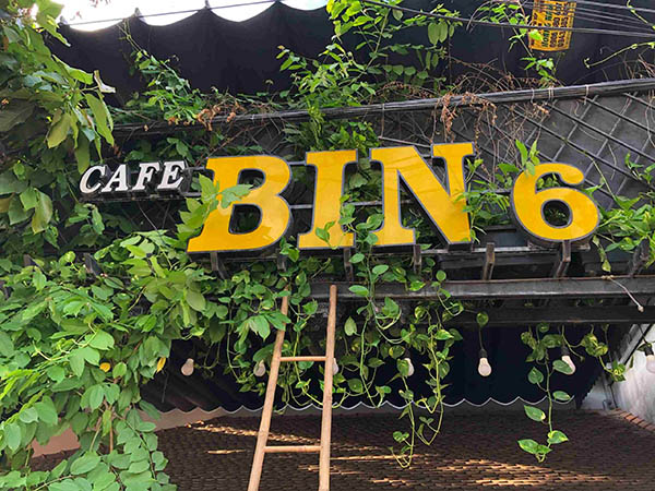 Gia c&ocirc;ng chữ nổi Mica cho qu&aacute;n cafe