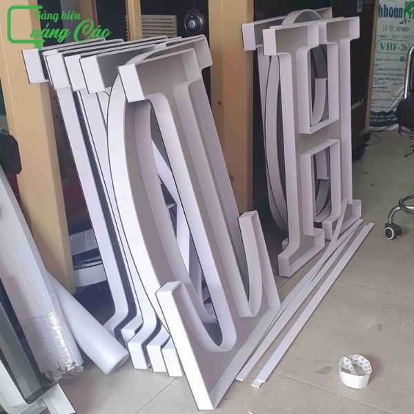 Chữ nổi Mica nguy&ecirc;n khối