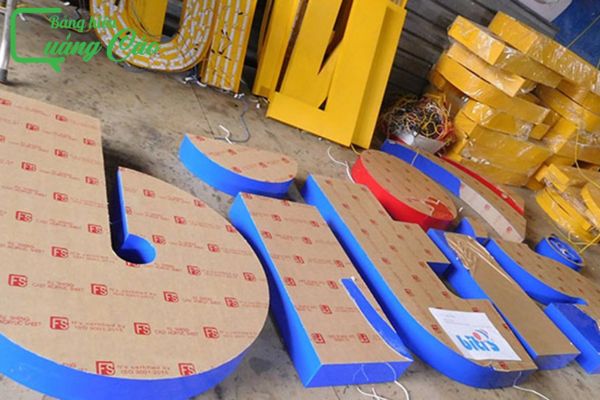 Ưu điểm vượt trội của chữ nổi Mica trong quảng c&aacute;o