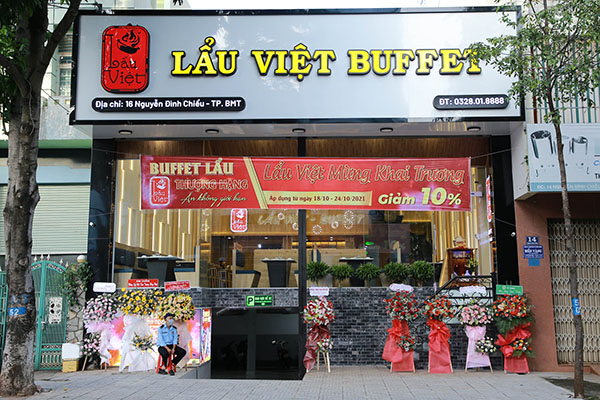 Thi c&ocirc;ng bảng hiệu quảng c&aacute;o chữ nổi Mica cho qu&aacute;n lẩu