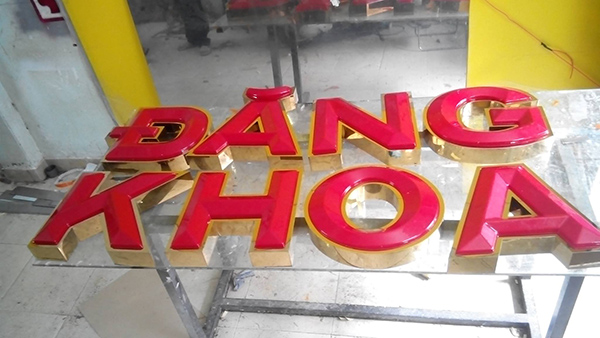 Mẫu chữ Mica viền Inox kh&ocirc;ng đ&egrave;n