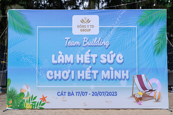 K&iacute;ch thước backdrop team building