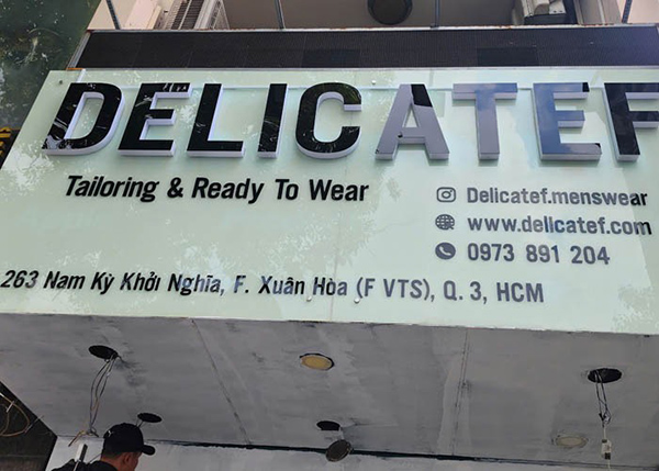 Thi c&ocirc;ng bảng hiệu đường Nam Kỳ Khởi Nghĩa quận 3