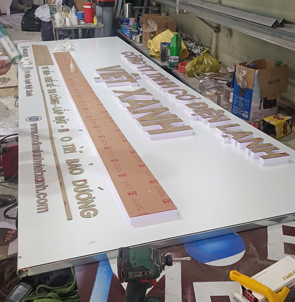 Sữa chữa bảng hiệu quảng c&aacute;o tại TPHCM