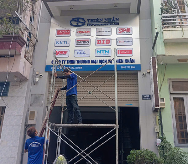 Sửa bảng hiệu tận nơi gi&aacute; tốt tại TPHCM