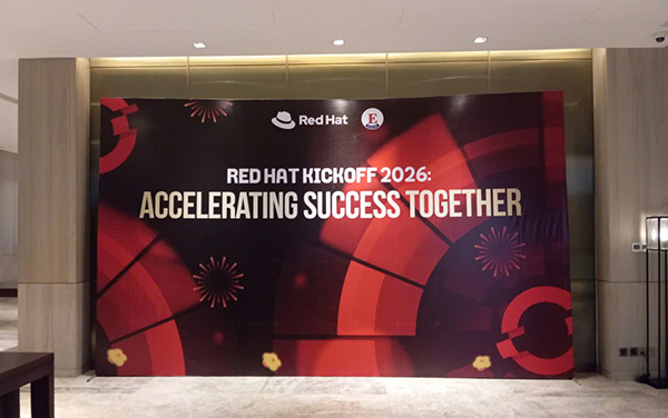 Thi c&ocirc;ng backdrop bằng chất liệu Hiflex ở quận 3