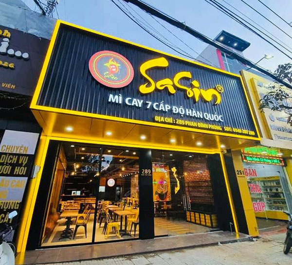 Mẫu bảng hiệu m&igrave; cay 7 cấp độ SaSin