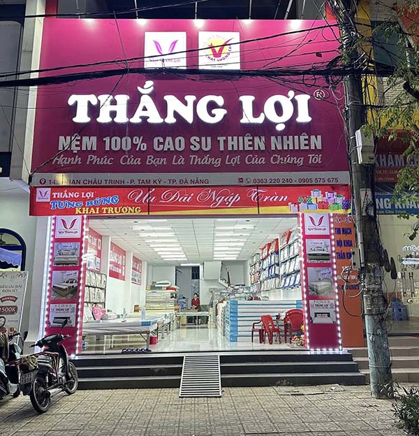 Mẫu bảng hiệu chăn ga gối đệm mặt dựng Alu chữ nổi Mica s&aacute;ng đ&egrave;n