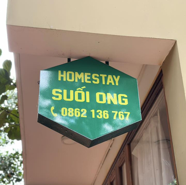 Mẫu bảng hiệu homestay Suối Ong