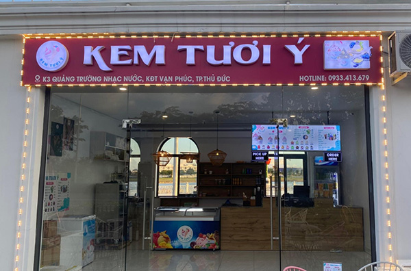 Mẫu biển quảng c&aacute;o kem tươi &Yacute;