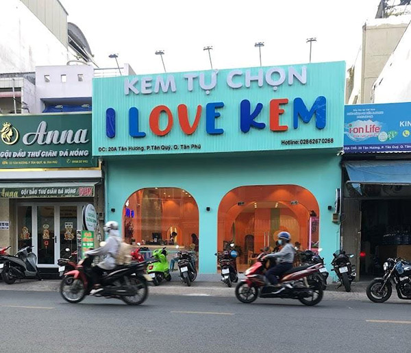 L&agrave;m bảng hiệu kem tươi gi&aacute; rẻ TPHCM