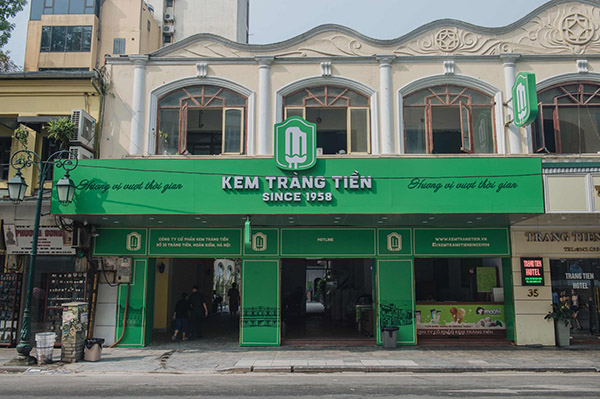 Mẫu bảng hiệu qu&aacute;n kem Tr&agrave;ng Tiền