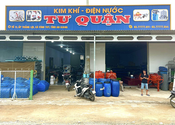 Mẫu bảng hiệu nền xanh chữ đỏ