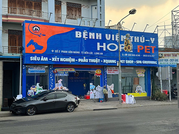 Mẫu bảng hiệu ph&ograve;ng kh&aacute;m th&uacute; y Hope Pet chuẩn