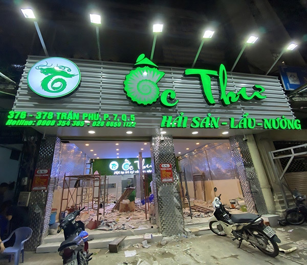 Mẫu bảng hiệu qu&aacute;n ốc đẹp