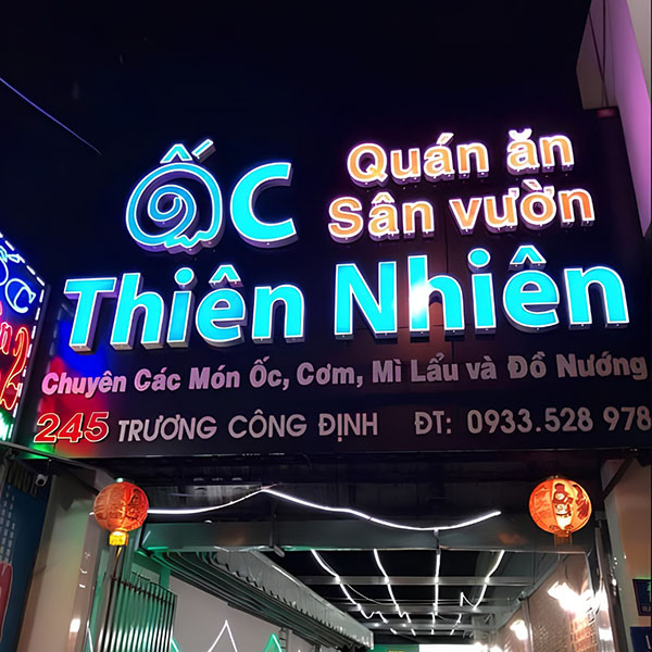Mẫu bảng hiệu qu&aacute;n ốc đẹp, thu h&uacute;t kh&aacute;ch đ&ecirc;m