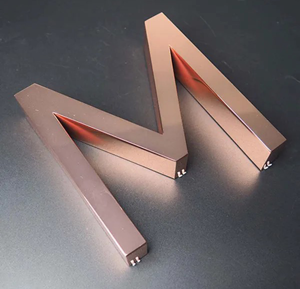 Chữ nổi đồng đỏ