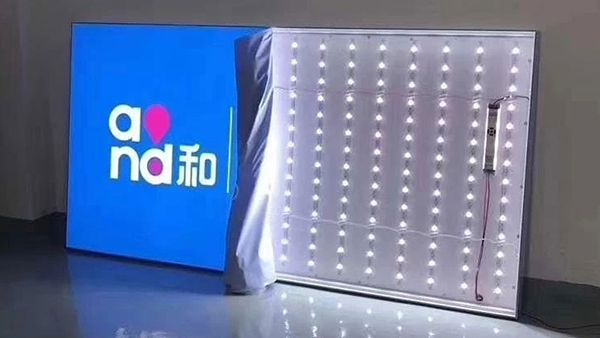 Cấu tạo của hộp đ&egrave;n bạt Hiflex