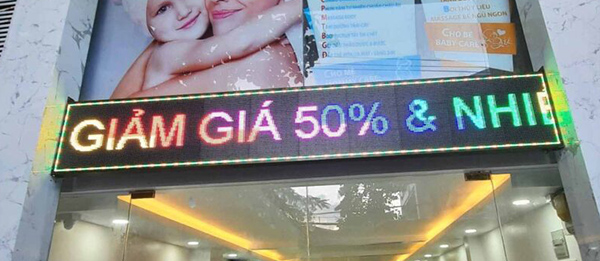 L&agrave;m hộp đ&egrave;n LED chạy chữ cho trương ch&igrave;nh khuyến m&atilde;i