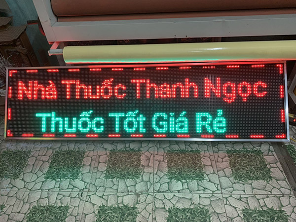 L&agrave;m hộp đ&egrave;n LED chạy chữ cho nh&agrave; thuốc t&acirc;y