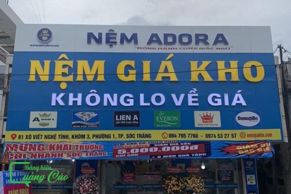 Bảng hiệu chăn ga gối đệm chữ nổi mica Adora