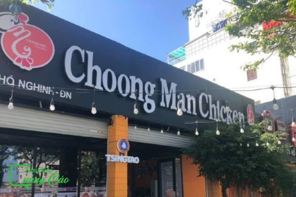 Bảng hiệu gà rán chữ nổi mica Choong Man Chicken