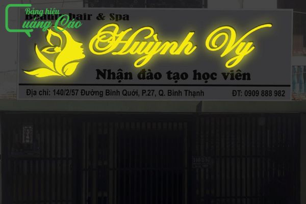 Mẫu bảng hiệu salon t&oacute;c Huỳnh Vy