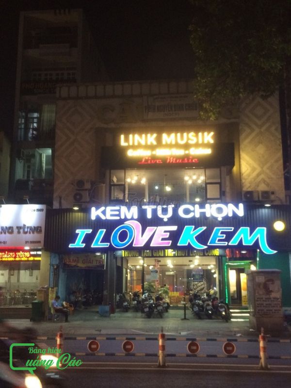 Bảng hiệu kem tươi đèn LED I Love Kem