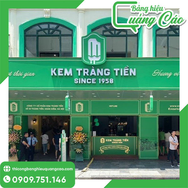 Bảng hiệu kem tươi thu hút khách