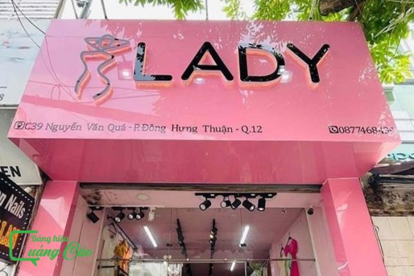 Bảng hiệu màu hồng hộp đèn Lady