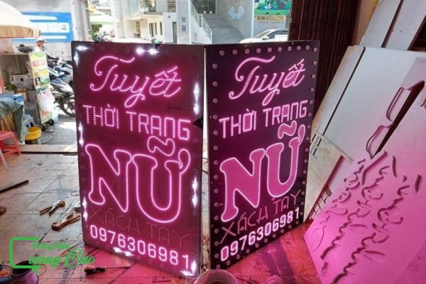 Bảng hiệu màu hồng đèn LED Thời trang nữ Tuyết