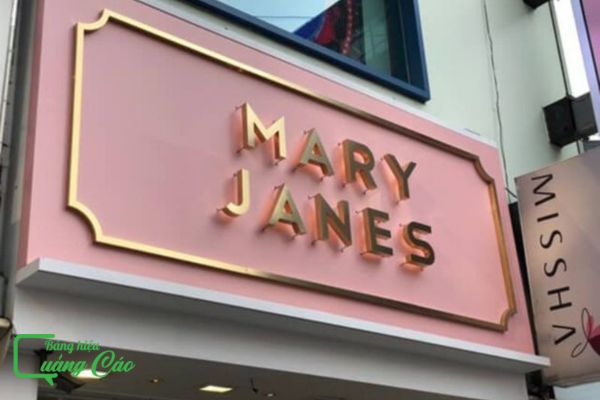 Bảng hiệu màu hồng hộp đèn Mary Janes