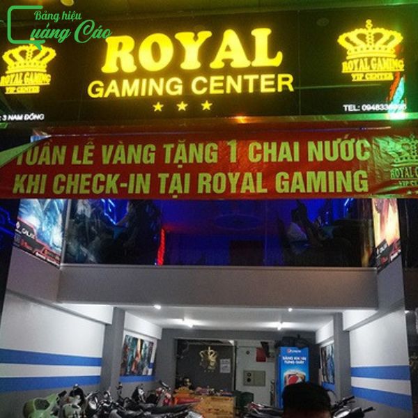 Bảng hiệu phòng game đèn LED Royal