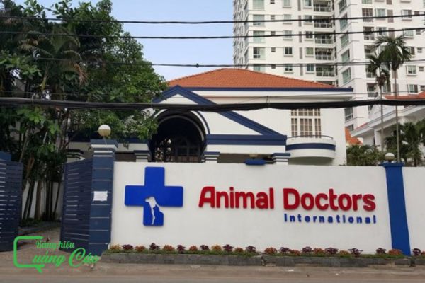 Bảng hiệu phòng khám thú y Animal Doctors