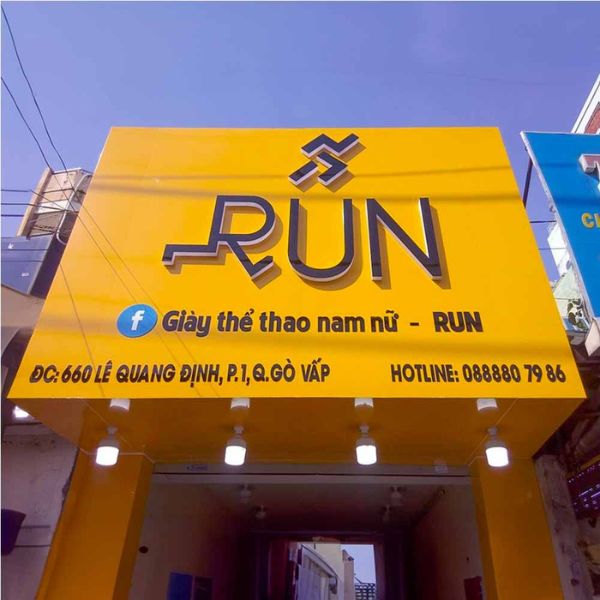 Làm bảng hiệu thể thao cho cửa hàng Run