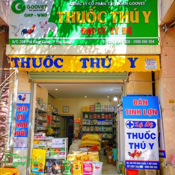 Bảng hiệu thức ăn gia súc chữ nổi mica Goovet