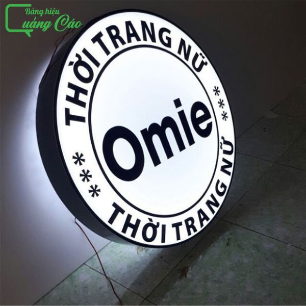 Biển vẫy hút nổi phát sáng Thời trang Omie