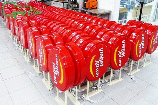 Biển vẫy hút nổi Air Vietjet