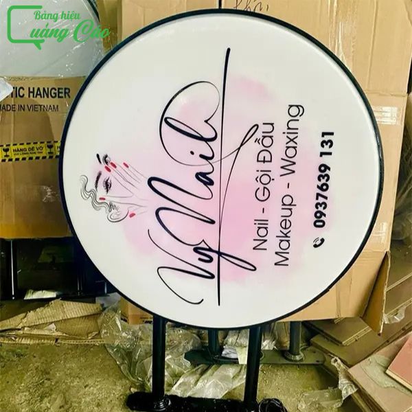Biển vẫy spa Vy Nail