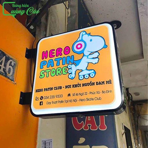Biển vẫy vuông hộp đèn Hero Patin Store