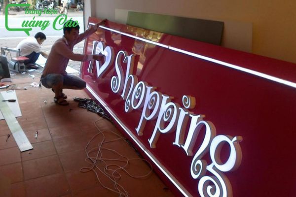 Chữ nổi mica sáng mặt Shopping