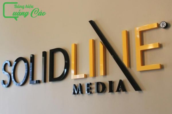 Chữ nổi mica công ty Media Silid Line